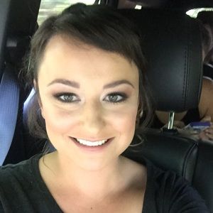 Meet your Posher, Carrie